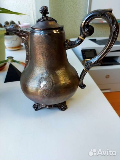 Старинный серебряный кувшин