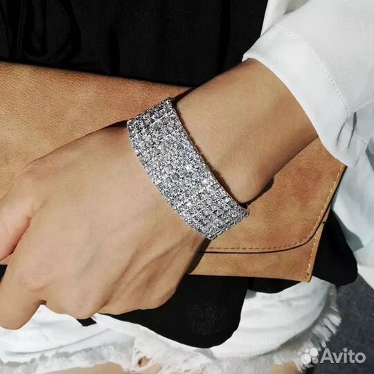 Комплект колье, браслет и серьги из стекла