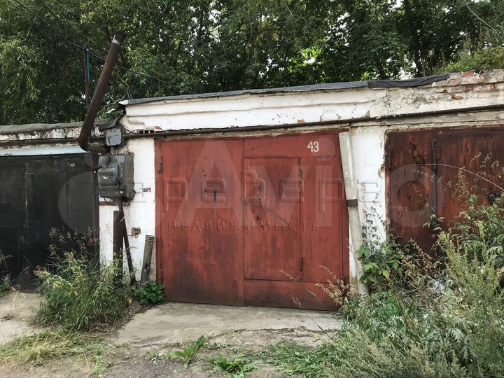 Гараж, > 30 м²