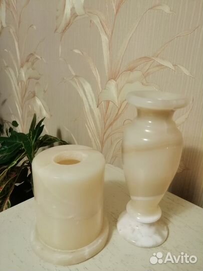 Ваза из оникса