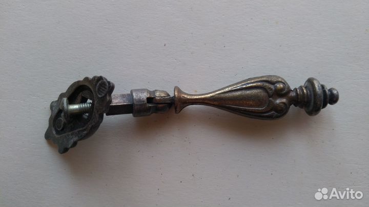 Ручка мебельная под бронзу Капля