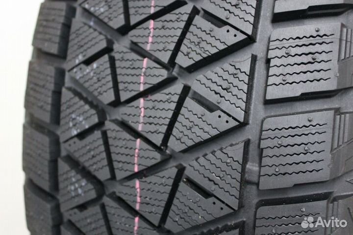 Bridgestone Blizzak DM-V2 275/50 R22 111T