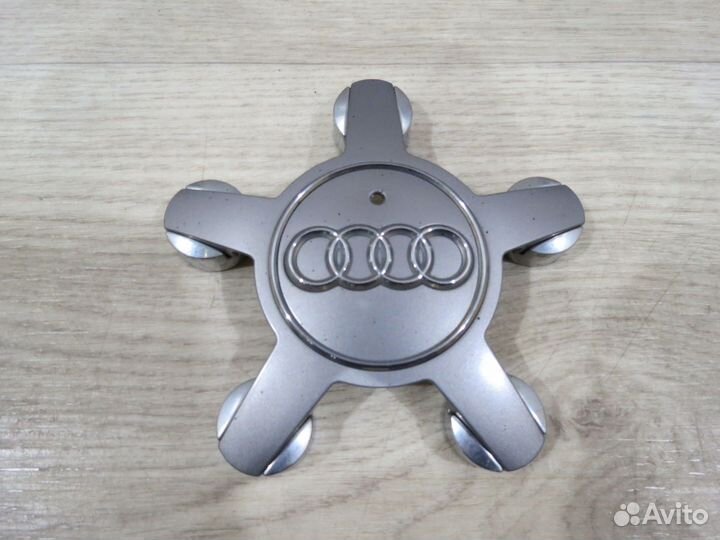 Колпачок ступицы Audi A7