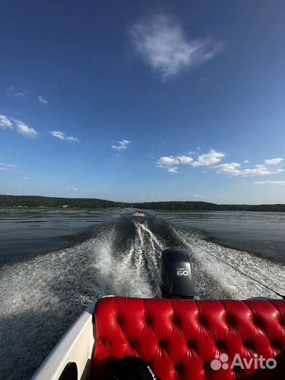Катание на катере Чебоксары