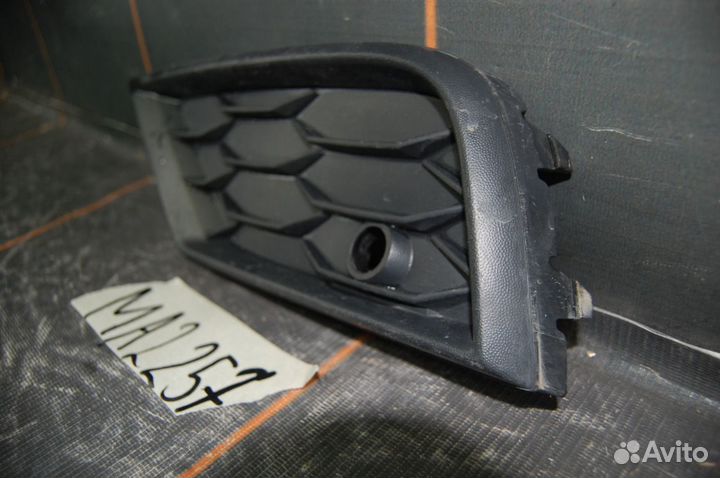 Заглушка фары птф левой-Volkswagen Tiguan 2