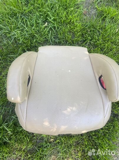 Детское кресло бустер