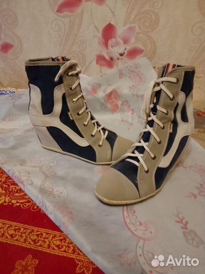 Кеды со скрытой платформой