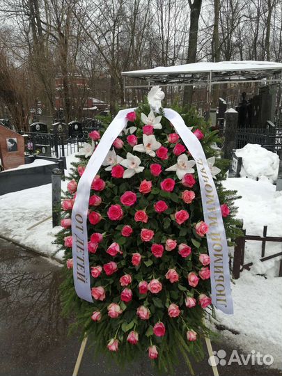 Венки из живых цветы