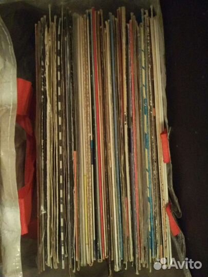 Sony/Виниловый проигрыватель + 50 пластинок