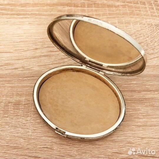 Пудреница винтажная