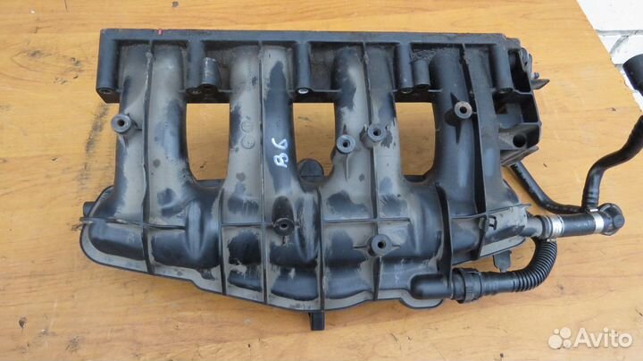 Впускной коллектор Volkswagen Passat B6 2,0 tfsi
