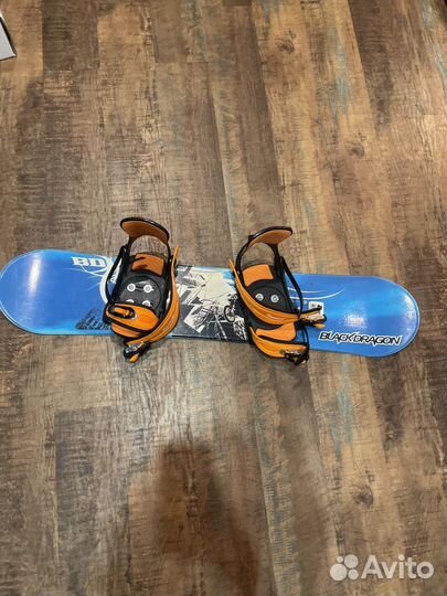 Сноуборд с креплениями и ботинками