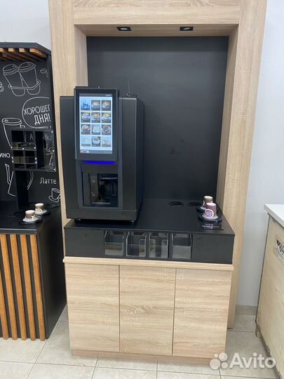 Профессиональная кофемашина для кафе Jetinno