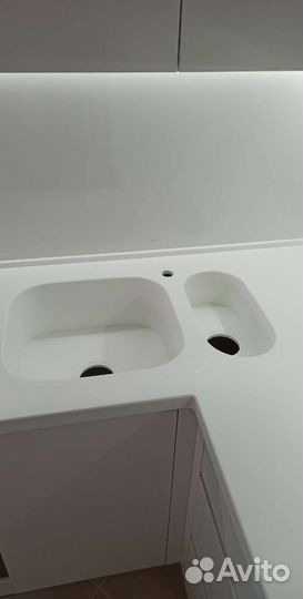 Столешницы из листового камня для кухни