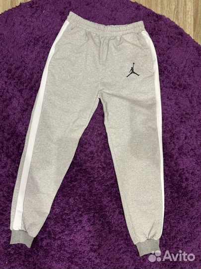 Новый мужской спортивный костюм