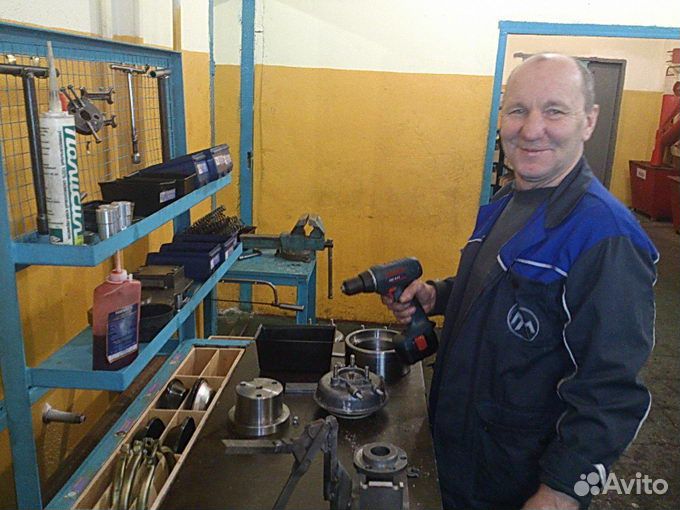 Слесарь-инструментальщик на завод