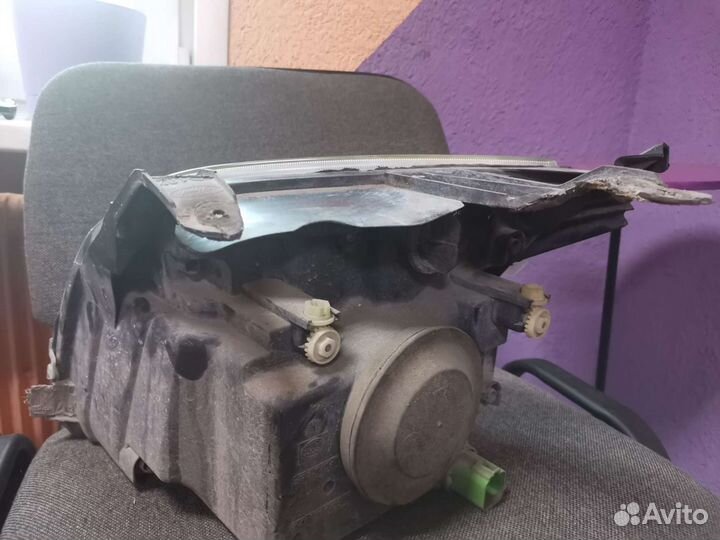 Фара правая Ford Fusion Фьюжен 02-05