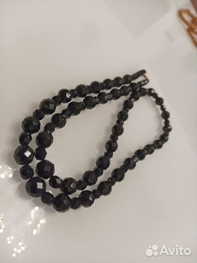 Бусы из чёрного обсидиана