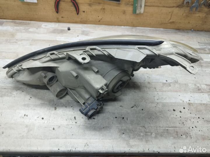 Фары Toyota allion 240