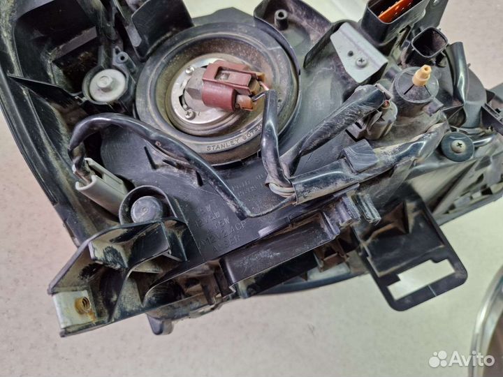 Фара передняя левая на mitsubishi lancer 10