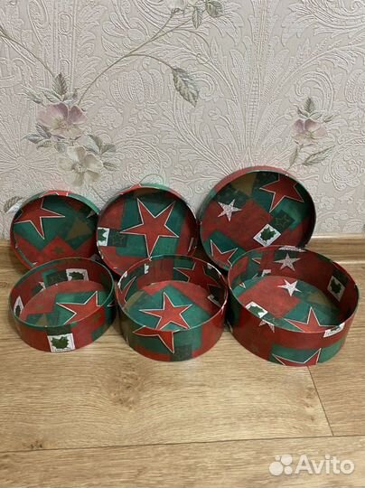 Подарочная коробка