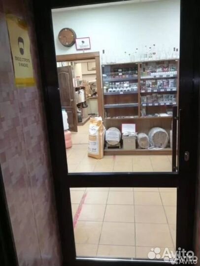 Дверь алюминиевая входная