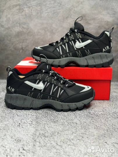 Черные Nike Air Humara QS