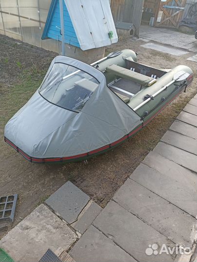 Лодка с мотором