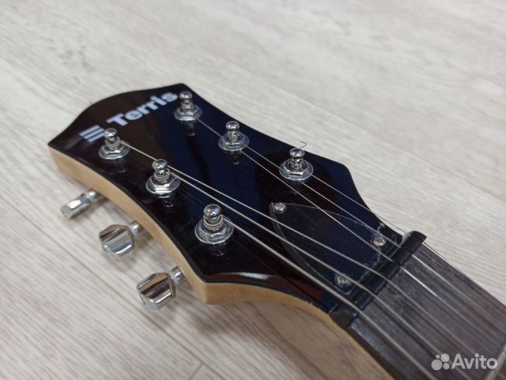 Новая электрогитара Les Paul