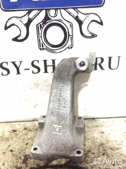 Кронштейн двигателя левый Ssangyong Rodius D27DT
