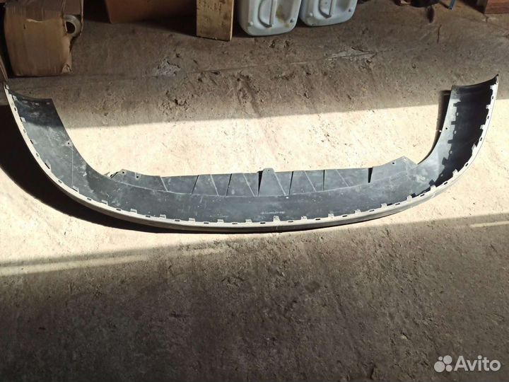 Накладка переднего бампера volkswagen Passat b6