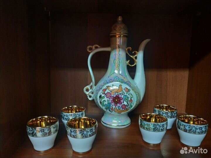 Посуда фарфор.Кувшин, графин антикварный