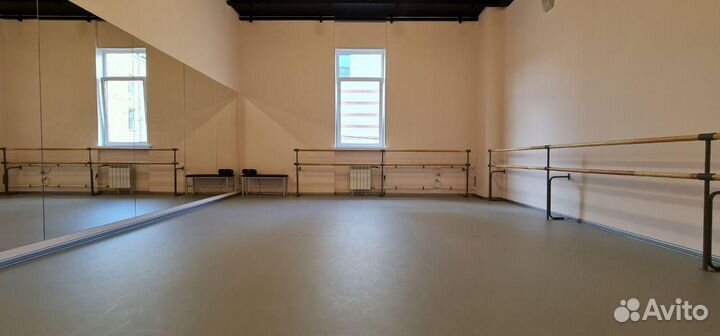 Танцевальный зал в аренду. Ортополы. Паркет