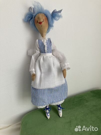Кукла ручной работы с одеждой