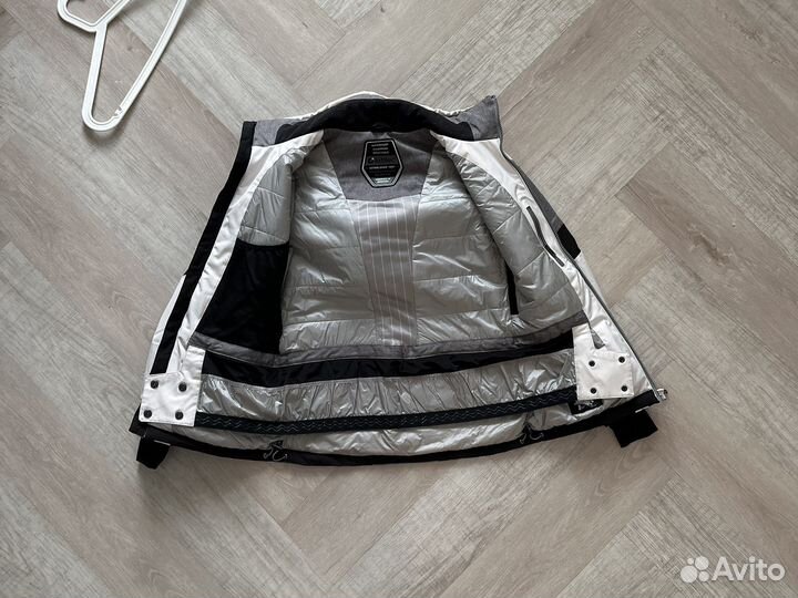 Горнолыжная куртка