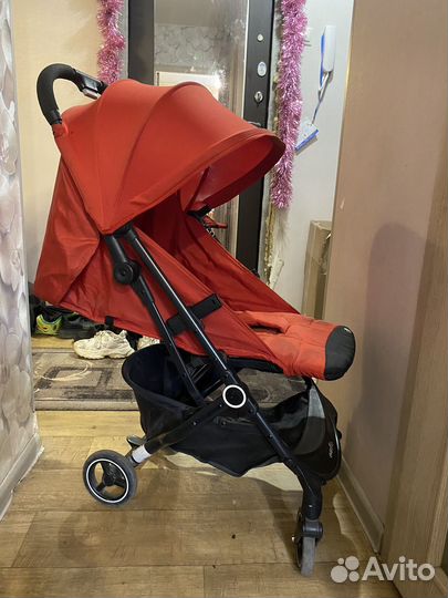 Коляска прогулочная