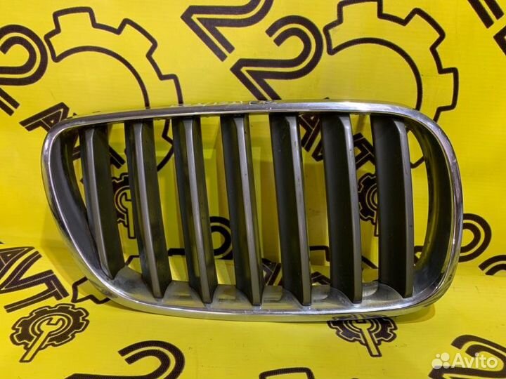 Решетка радиатора передняя правая Bmw X3 E83