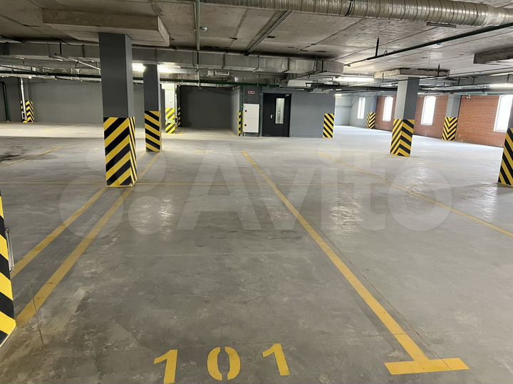 Машиноместо, 13 м²