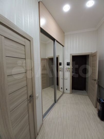 Коттедж 310 м² на участке 8,1 сот.