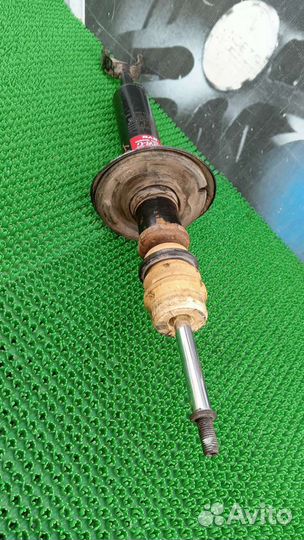 Стойка передняя VW Passat B5+2000-2004 год