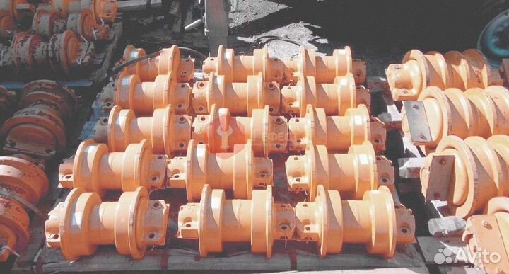 Каток поддерживающий Hitachi EX280H-5 9096966