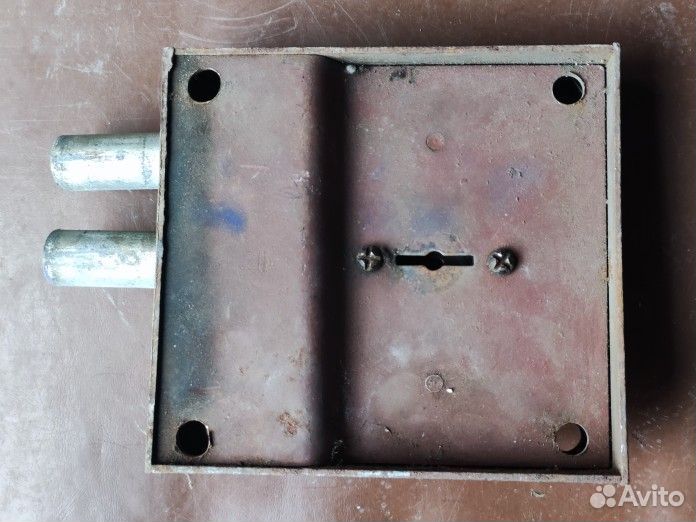 Замок дверной накладной б/у