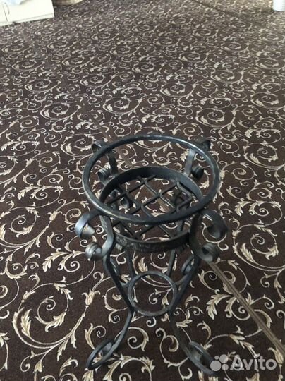 Напольная декоративная подставка для цветов