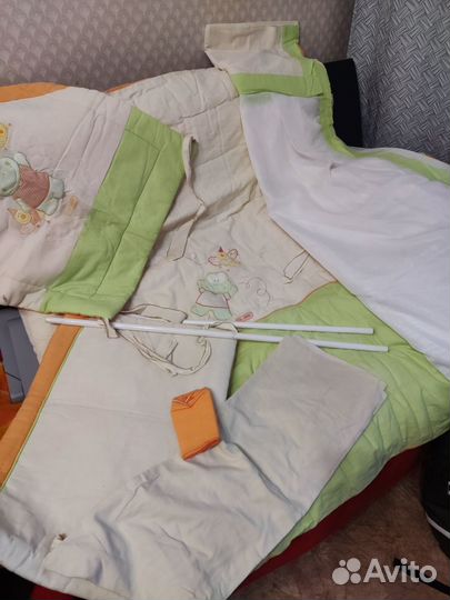 Комплект в детскую кроватку с бортиками