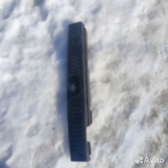 Накладка замка багажника Nissan Primera p11 универ