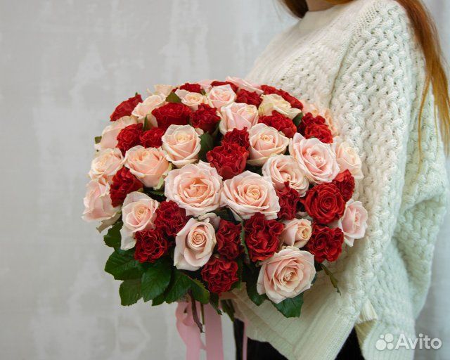 Букет из 51 красной и розовой розы 40 см (Россия)