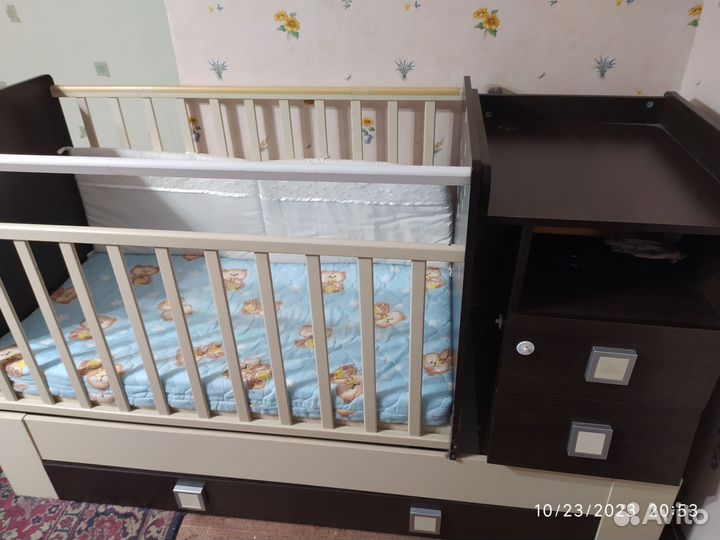 Детская кроватка