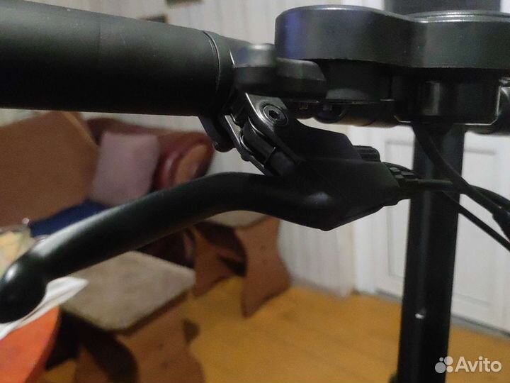 Кого es3 тормоза