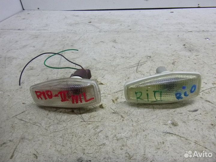 Повторитель на крыло левый KIA RIO 2005-2011