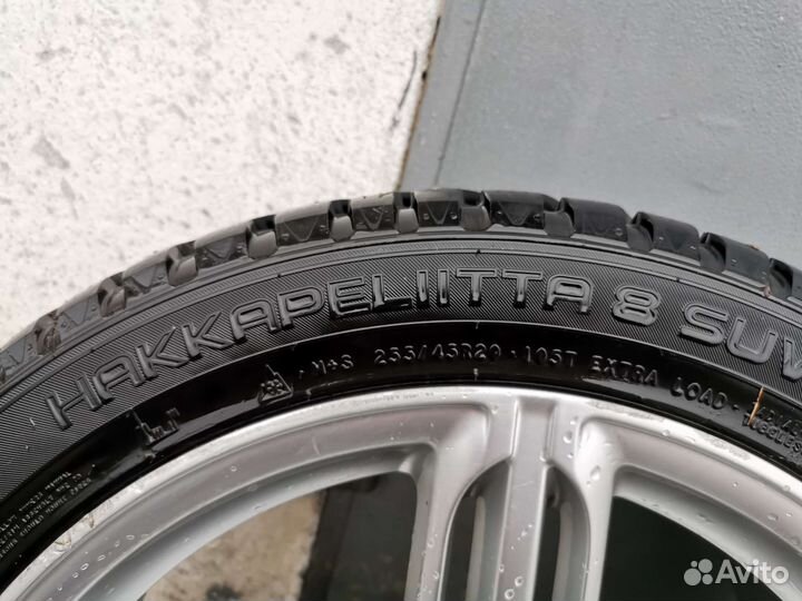 Nokian Tyres Hakkapeliitta 8 SUV 255/45 R20 105T